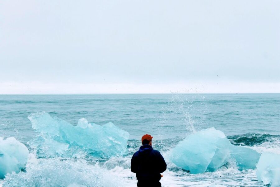 2 Day Iceland Winter Tour to South Coast - Diamond Beach and Jokulsárlón Area: Why the Ice Sparkles