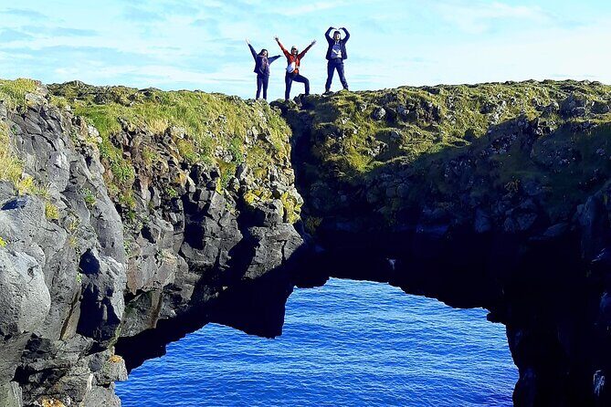 2-Day West | Lava Cave, Snæfellsnes & Silver Circle - Small Group - Getting picked up in Reykjavik without stress