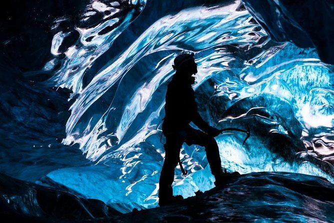3-Day Golden Circle, South Coast & Ice Cave - Small Group Tour - Hotels, Breakfasts, and the Warm-Down After Cold Days