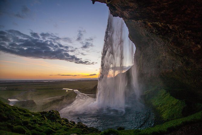 3-Day Ice Cave, South Coast, Golden Circle and Northern Lights - Hotels and meals: what’s included, what you pay for