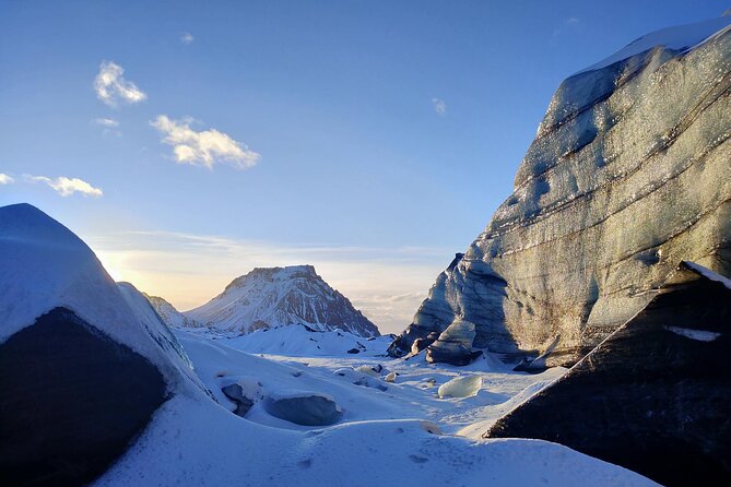 3 Hours Katla Ice Cave Tour/Meet in Vík - Guides, safety, and the difference between a good day and a chaotic one