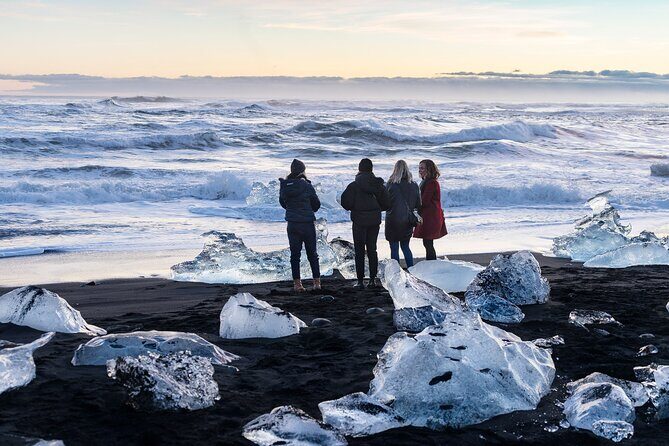 4-Day Iceland: Golden Circle, South Coast, Volcano Hike & Northern Lights - Pickup points, WiFi, and the reality of winter driving