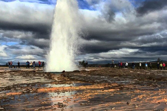 7 Day Around Iceland Tour- PRIVATE TOUR - The glacier-lagoon highlight run: Skaftafell, Fjaðrárgljúfur, Jökulsárlón, Fjallsárlón, and ice exploration