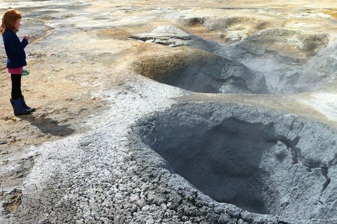 7 Day Around Iceland Tour- PRIVATE TOUR - South Coast: Seljalandsfoss and Skógafoss, Sólheimajökull, Dyrhólaey, and Reynisfjara’s basalt cliffs