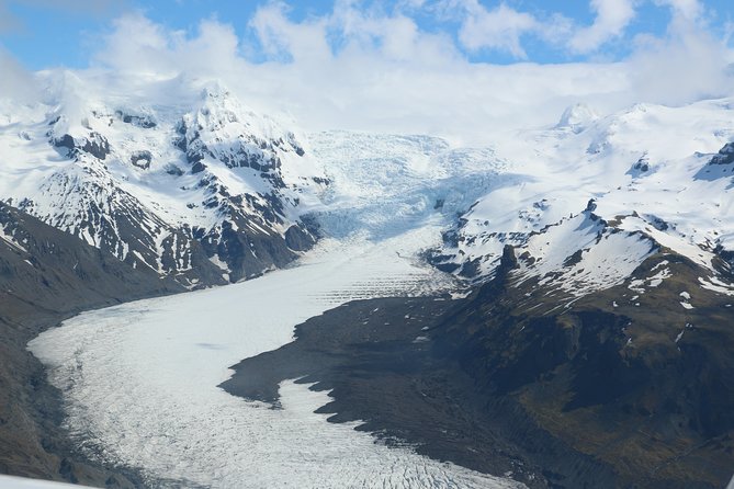 Airplane flight over glacier lagoons and Iceland's highest peak - Why a 50-Minute Flight from Skaftafell Changes the Glacier View