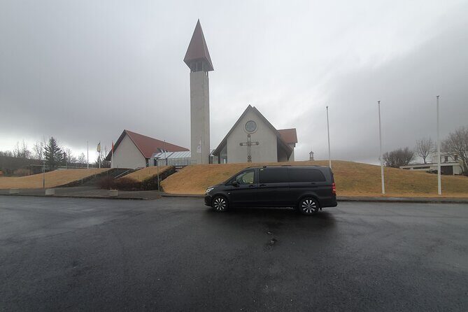 Airport Transfer - How the meet-and-greet works at Keflavik