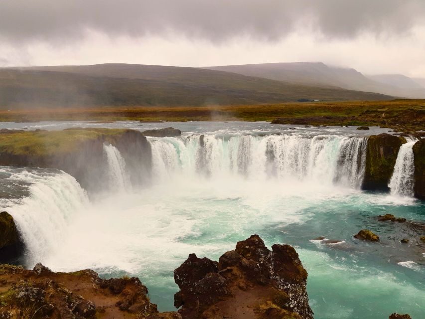 Akureyri: Goðafoss, Laufas & The Christmas House Combo Tour - The Christmas House: fairy-tale fun with a shopping reality check