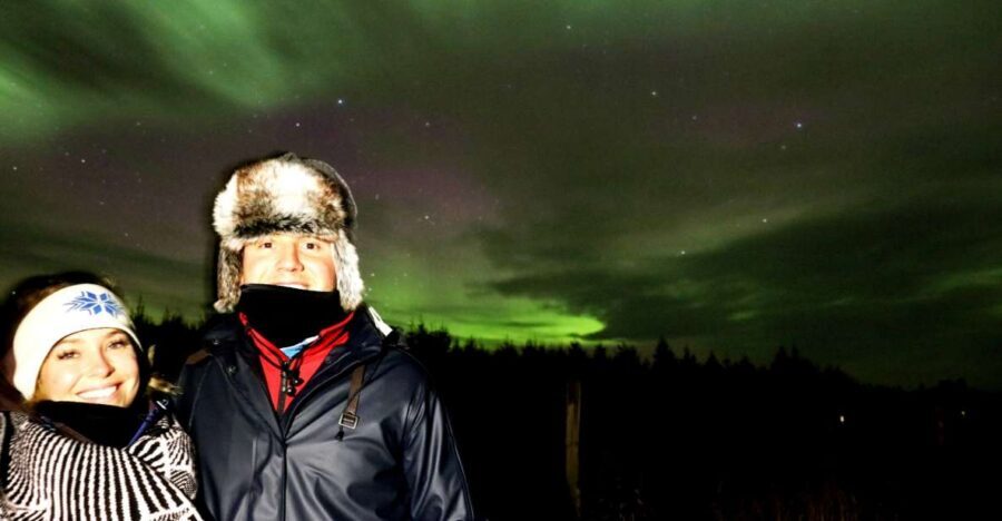 Akureyri: Hunt for the Northern Lights Photography Tour - Pickup options: convenience vs. your own walking time