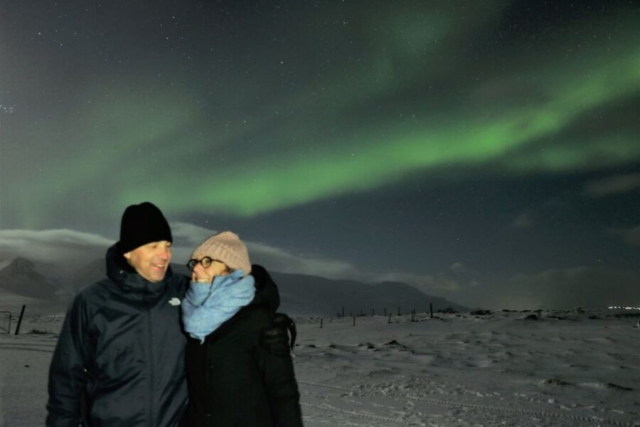 Akureyri: Hunt for the Northern Lights Photography Tour - What happens during the hunt: stargazing, aurora pointers, and photo help