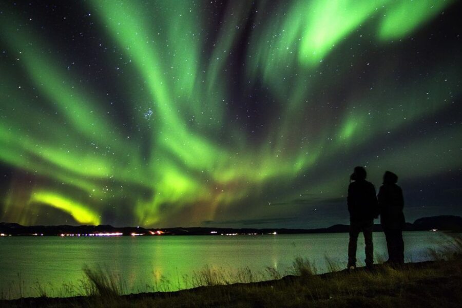 Akureyri: Northern Lights Photography Tour - The 3-hour flow: pickup, drive, sky time, and the hot drink moment