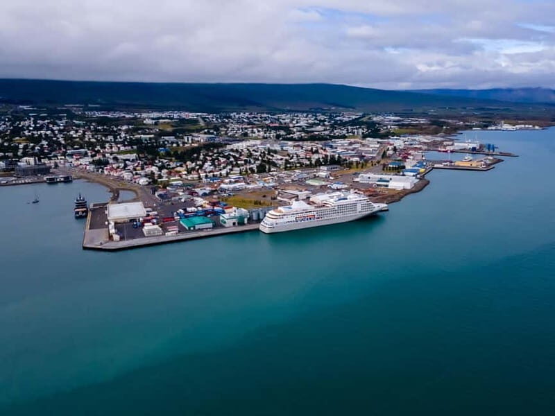 Akureyri: Whale Watching Shore Excursions - How the 2.5-hour cruise actually plays out on the water