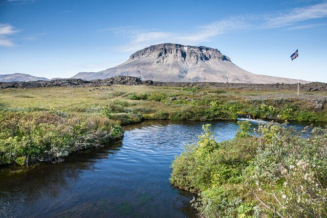Askja & Holuhraun, Super Jeep Day Tour from Lake Myvatn - Stop 1: Gljúfrasmiður waterfall for an early jolt