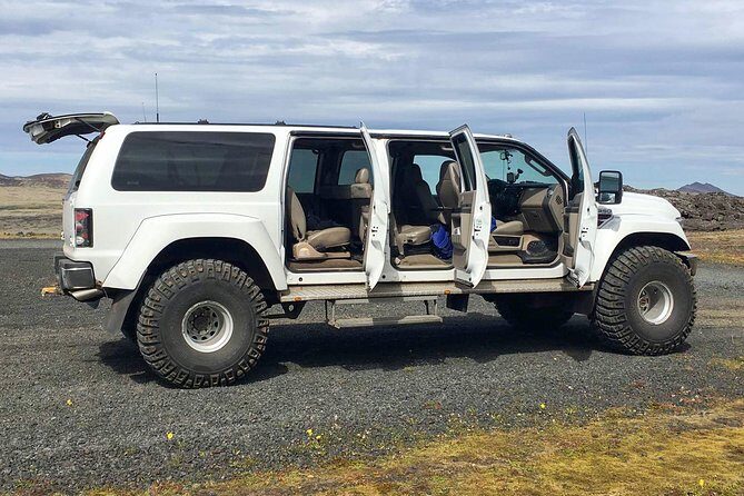 Askja & Holuhraun, Super Jeep Day Tour from Lake Myvatn - Stop 3: Víti crater soak (35 minutes)
