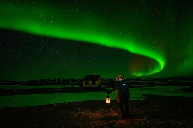 Award Winning Private Northern Lights Tour with All Inclusive - How your guide chases aurora: forecasts plus flexible routing