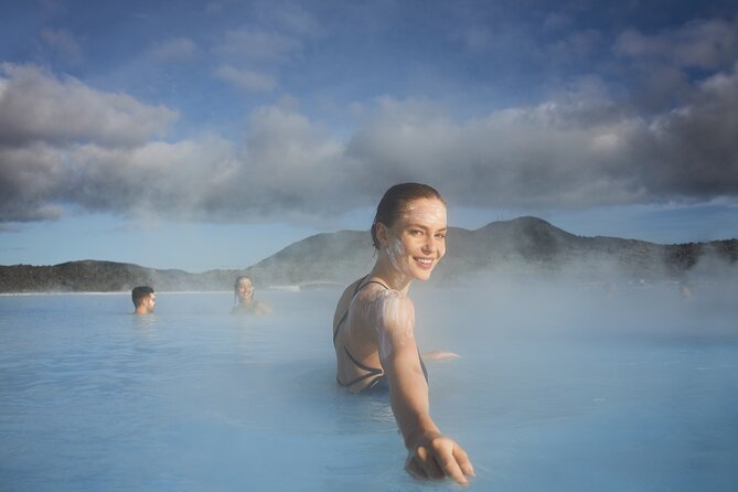 Blue Lagoon Admission Including Return Transfers from Reykjavik - Comfort vs Premium: What You Gain (and What It’s Actually Worth)