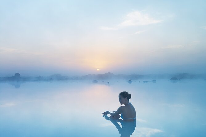 Blue Lagoon Admission Including Return Transfers from Reykjavik - Food and Drinks: Included Drinks, On-Site Options, and Budget Reality