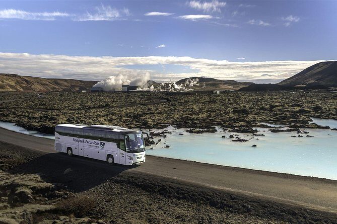 Blue Lagoon & Northern Lights Tour from Reykjavik - My practical packing list for this Blue-and-black day