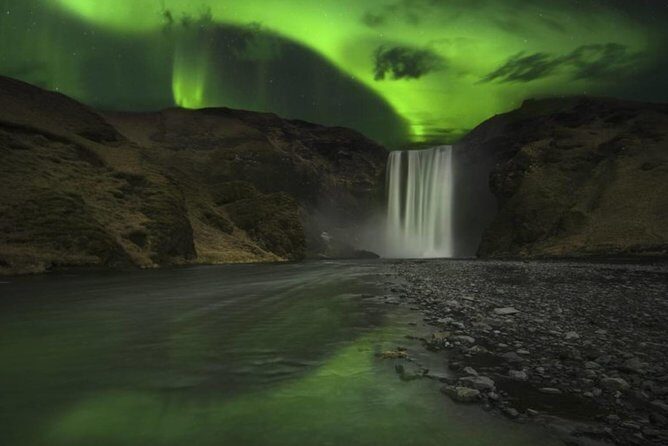 Chasing Aurora Borealis with Warmth and Treats in Premium Tour! - A Premium Aurora Chase With Real-World Winter Tradeoffs