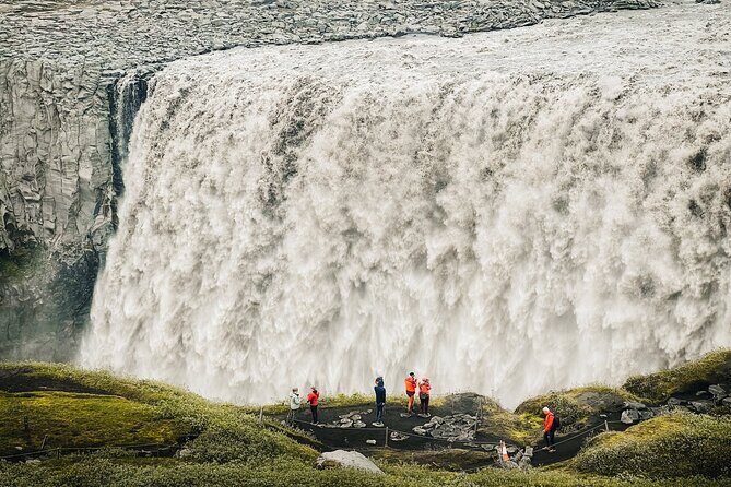 Cruise Tour Godafoss and Myvatn Lake and Dettifoss Small Group - Grjotagja cave: standing between tectonic plates