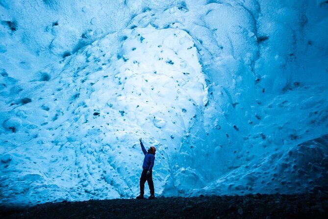 Crystal Ice Cave & Super Jeep Tour from Jökulsárlón - How the guide makes or breaks the day