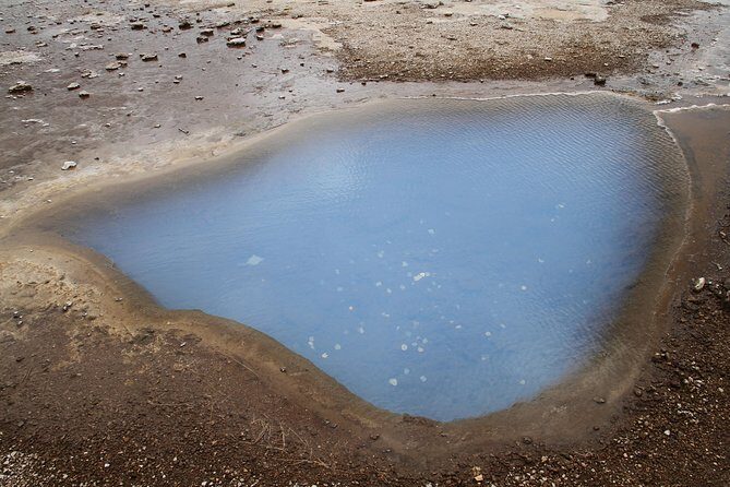Day Trip to the Golden Circle and Blue Lagoon from Reykjavik - Kerið crater—short stop, big shape