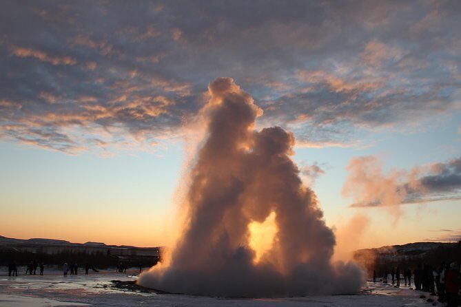 Day Trip to the Golden Circle and Hot spring Geyser by 4WD Jeep from Reykjavik - What you should pack for this 4WD day from Reykjavik