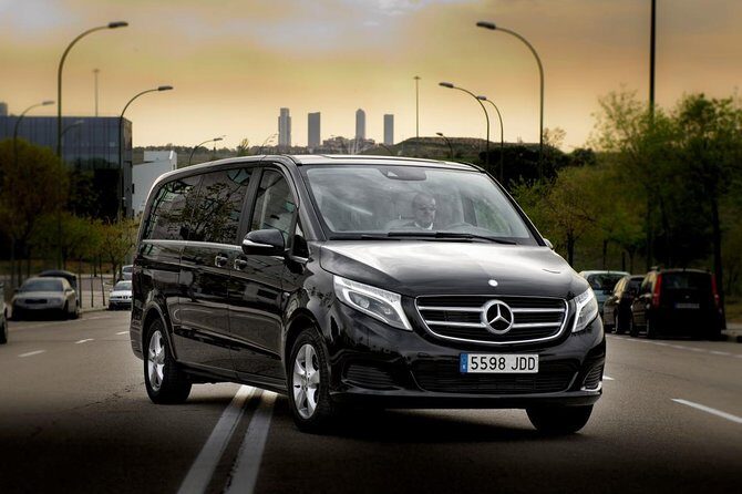 Departure by Luxury Van Reykjavik City to Reykjavik Airport KEF - The ride itself: getting from the city to KEF without the mental math