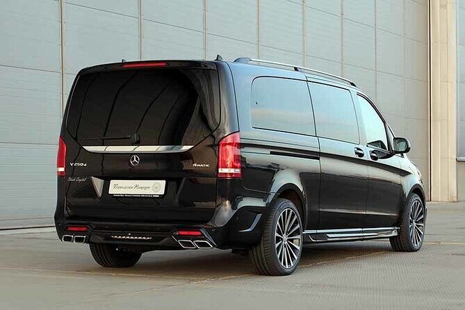 Departure by Luxury Van Reykjavik City to Reykjavik Airport KEF - Booking value: what you’re paying for (and who benefits most)