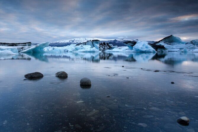 Diamond Beach & Jökulsárlón Floating Glacier Guided Day Tour - Key highlights worth planning for