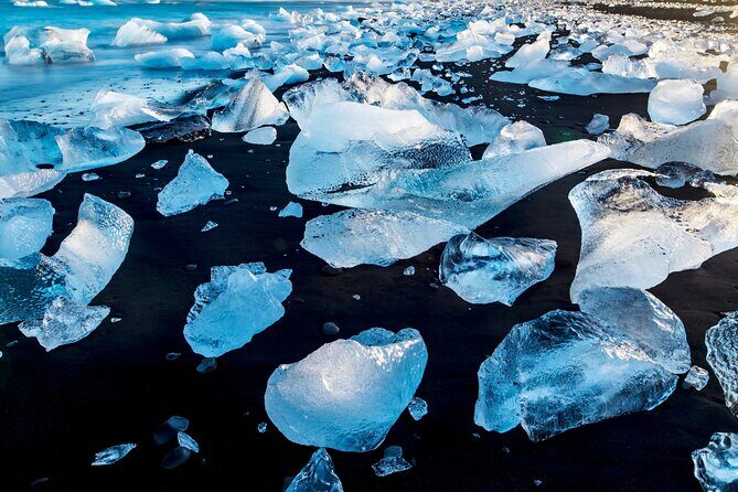 Diamond Beach & Jökulsárlón Floating Glacier Guided Day Tour - A long day in the south: what this private route really gives you