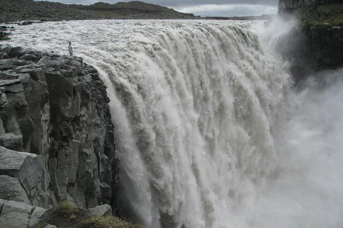 Diamond Circle, Waterfalls and Amazing Landscapes from Akureyri - Hverir Geothermal Area: Steam, Mud, and Real-Planet Physics