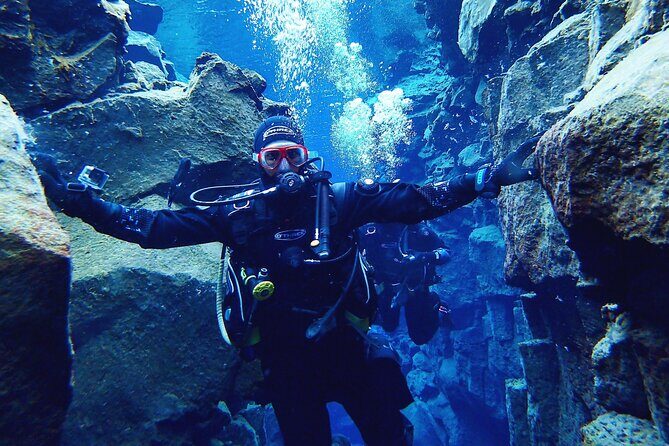 Dive the Divide: Silfra Fissure Scuba Tour | Meet at Thingvellir - From Ladder to Platform: What Your First Minutes Underwater Look Like