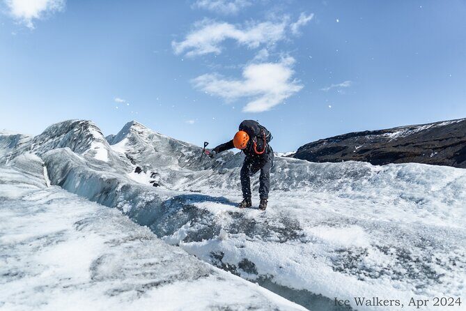 Easy Hike on Sólheimajökull glacier - Meeting at the Car Park: What the Start Looks Like
