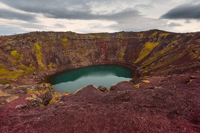 Exclusive Golden Circle: A Private Icelandic Adventure - Efstidalur II: optional farm food and close-up animal time