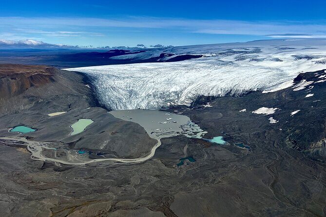 Fire and Ice Helicopter Tour: Glacier and Hengill Geothermal Area - How the return flight ties it together over lava and coastlines
