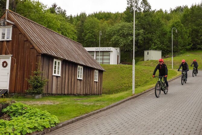 Forest Lagoon Ebike Tour Akureyri - Back to town: old Akureyri in about 45 minutes