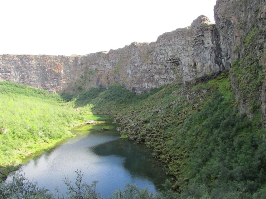 From Akureyri: Diamond Circle Tour with Waterfalls - Skútustaðagígar and the Mývatn Area: Quick Stops That Set the Stage
