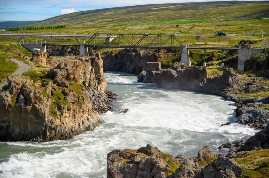 From Akureyri: Goðafoss Express Minibus Tour - Getting There Smoothly: Pickup at Tangabryggja Cruise Harbor