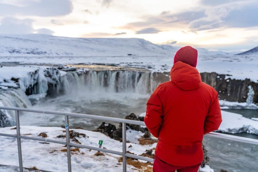 From Akureyri: Goðafoss Waterfall Winter Tour - Your 3-hour plan from Akureyri: how the timing actually works