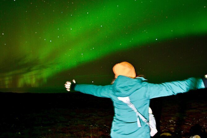 From Reykjavik 4x4 Minibus Northern Lights with Photo and Cocoa - Why a 4x4 minibus helps you chase the aurora