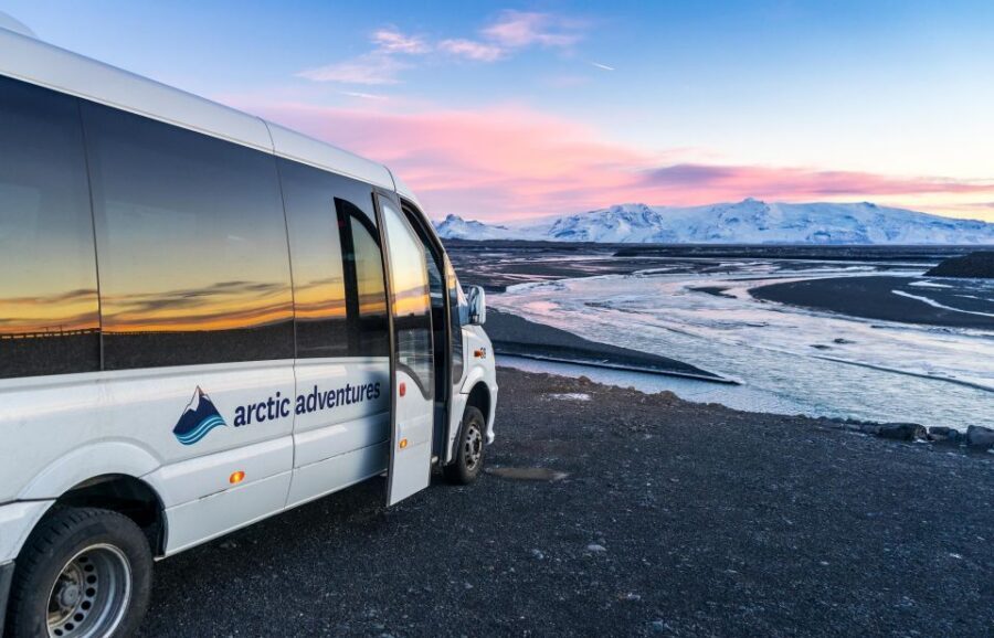 From Reykjavik: 6-Day Icelandic Ring Road Tour - West Iceland Crater Walks, Hot Springs at Deildartunguhver, and Reykholt Stops