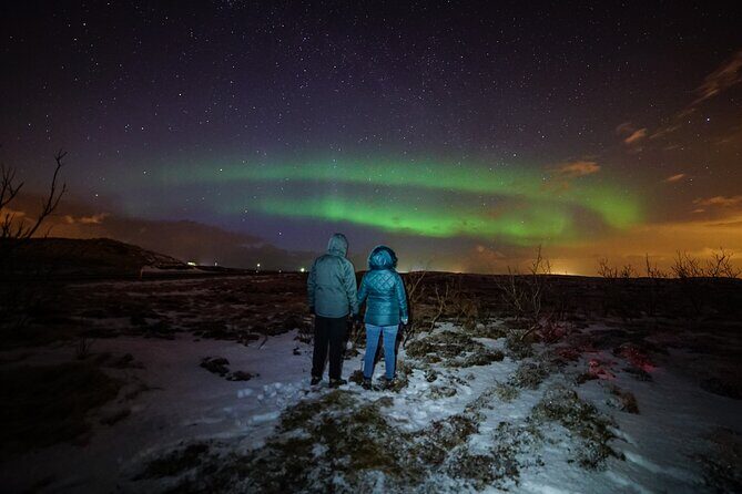 From Reykjavík: Evening Lava Tunnel Tour and Northern Lights Tour - Photography, the free aurora retry, and how to manage expectations