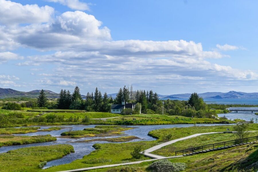 From Reykjavík: Full-day Golden Circle & Horse Riding Tour - Bus comfort, Wi‑Fi, and the real-world flow of an 11-hour day