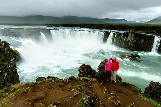 From Reykjavik: Full Day Private Golden Circle Tour in Iceland - Stop 3: Geysir Geothermal Area—watching Strokkur do its thing