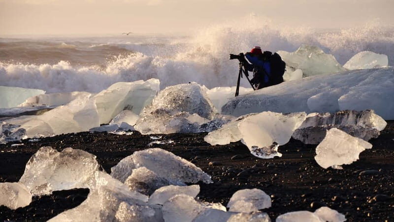 From Reykjavik: Glacier Lagoon and Fjaðrárgjúfur Canyon Tour - Season choices: Fjadrárgljúfur in summer, Northern Lights in winter