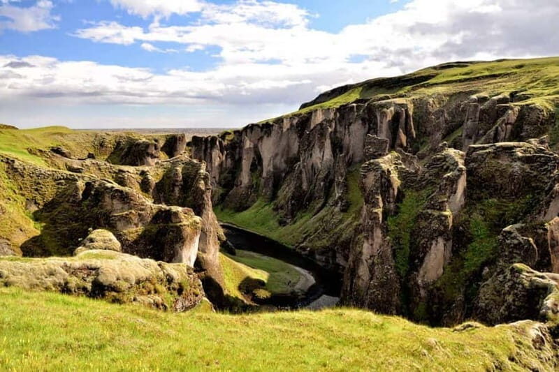 From Reykjavik: Glacier Lagoon and Fjaðrárgjúfur Canyon Tour - Stop-by-stop: how each part of the day earns its place
