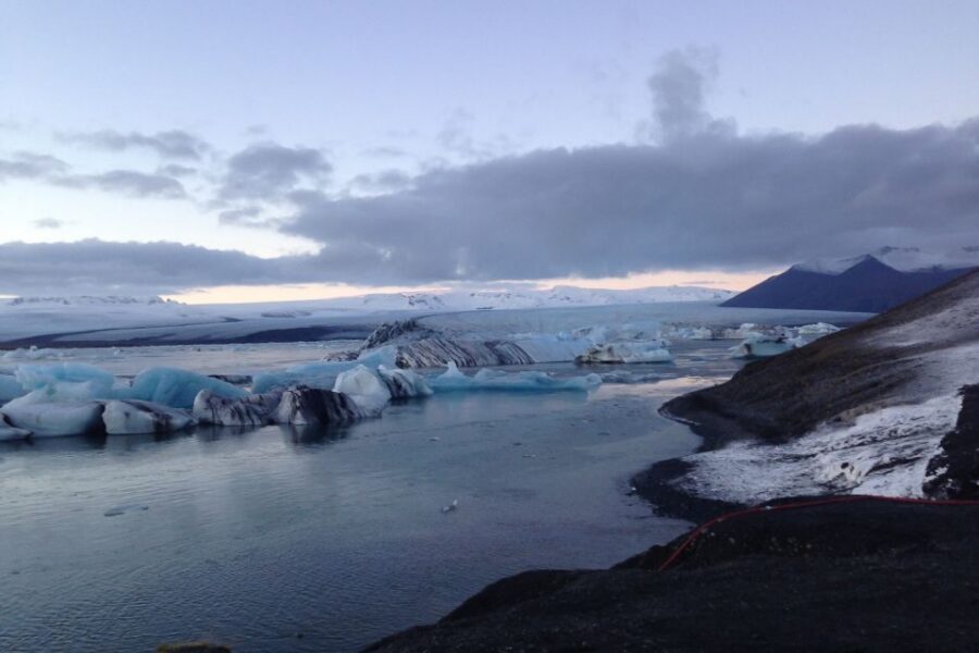 From Reykjavik: Glacier Lagoon Boat Ride, Diamond Beach Tour - Getting the most out of the coach day: packing and small strategy