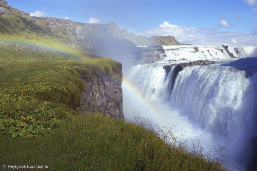 From Reykjavik: Golden Circle Guided Tour & Sky Lagoon Visit - Guide quality: when it shines and when you should brace for it