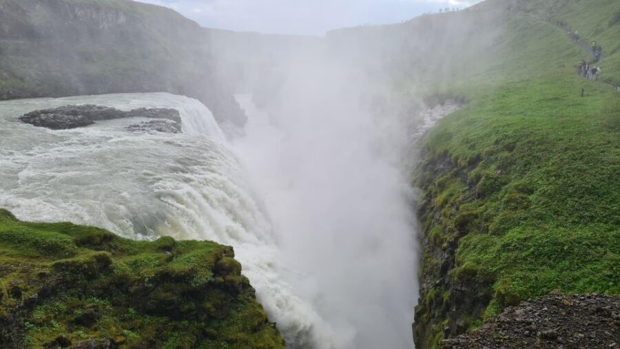 From Reykjavík: Golden Circle Route & Hvammsvik Hot Spring - Þingvellir National Park: standing on the plate boundary
