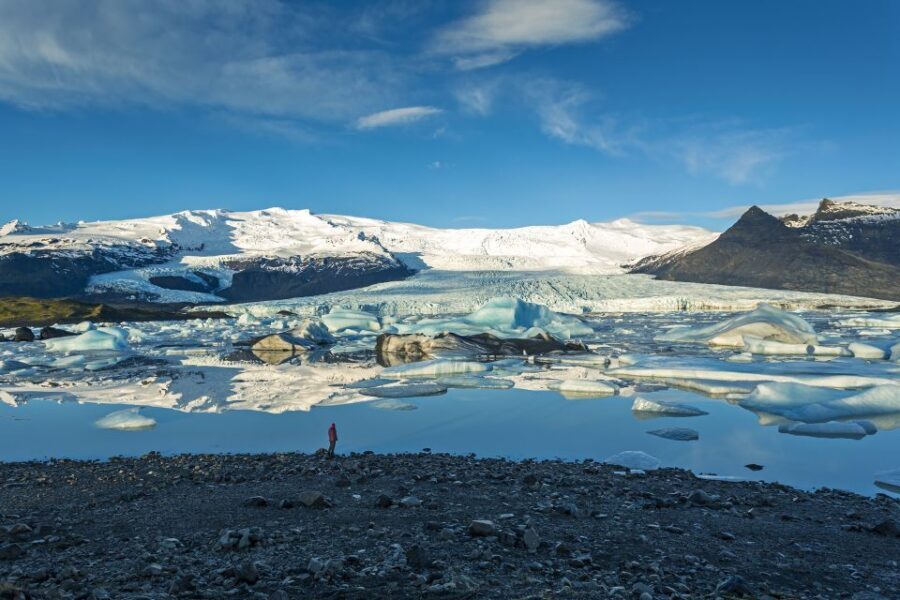 From Reykjavik: Jökulsárlón Glacier Lagoon and Diamond Beach - The long coach ride: part of the point, not just travel